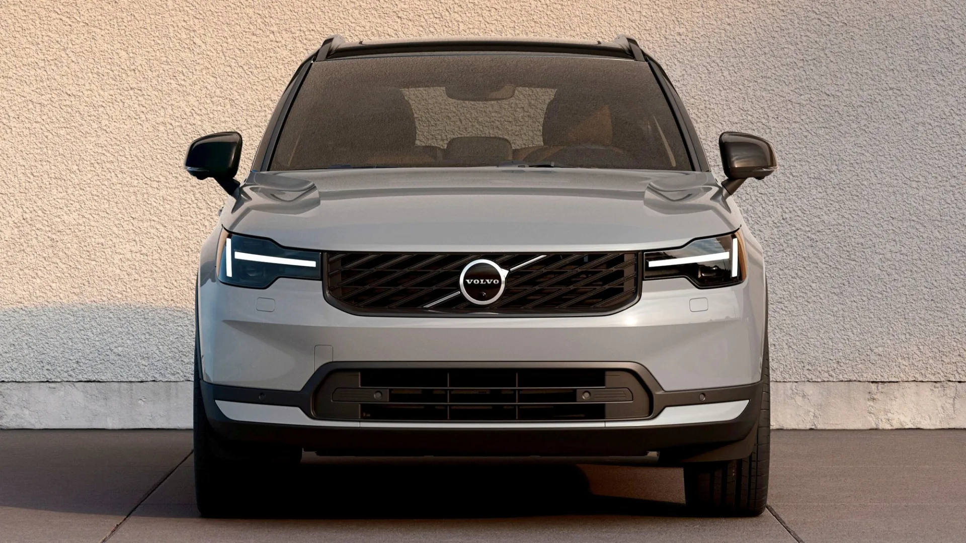 Ilgai lauktas atnaujinimas: „Volvo“ modernizavo populiariuosius XC40, EX40 ir EC40 krosoverius