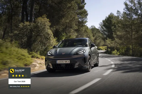 Maksimalus įvertinimas: naujasis elektrinis „CUPRA Raval“ pelnė penkias „Euro NCAP“ žvaigždutes pagal sugriežtintus 2026 m. reikalavimus