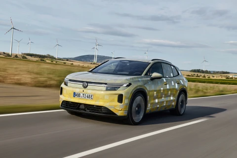 Elektrinė ateitis ir atpažįstamas vardas: „Volkswagen“ patvirtino naujojo „ID. Tiguan“ debiutą
