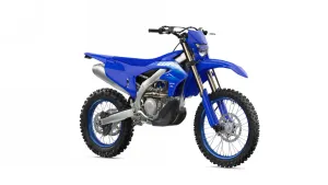Bekelės flagmano evoliucija: „Yamaha Motor“ pristatė visiškai atnaujintą 2027 m. „WR450F“