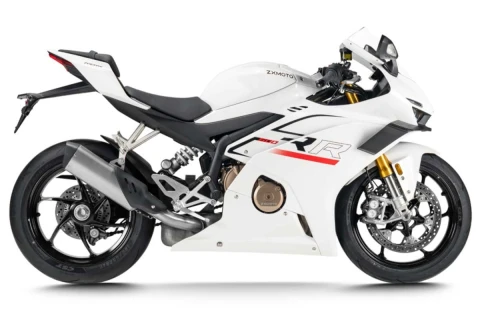 „ZXMOTO“ oficialiai žengia į Europą: sportinis „ZX500RR“ su 84 AG keturių cilindrų varikliu gavo ES patvirtinimą