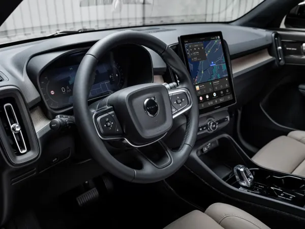 Ilgai lauktas atnaujinimas: „Volvo“ modernizavo populiariuosius XC40, EX40 ir EC40 krosoverius