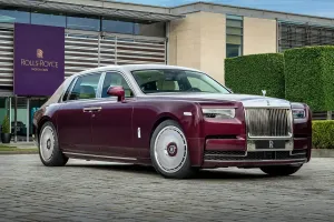 Neįkainojama prabanga iš Dubajaus: pristatytas unikalus „Rolls-Royce Phantom Hummingbird“ su perlamutro inkrustacijomis