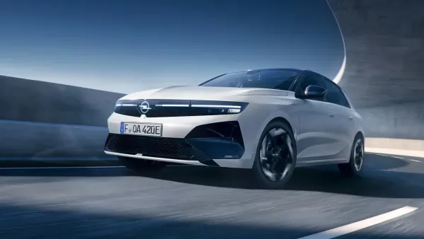 Sportiškas įvaizdis be kompromisų: „Opel Astra GSE Line“ ruošiasi debiutui Paryžiaus automobilių parodoje