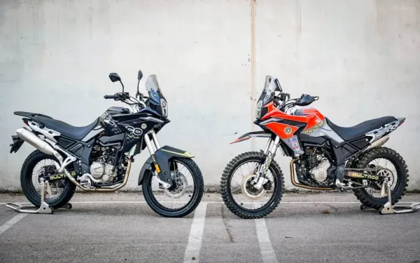 Legendinis „Bultaco“ grįžta su Kinijoje gaminamu 300 kub. cm kelionių enduro motociklu