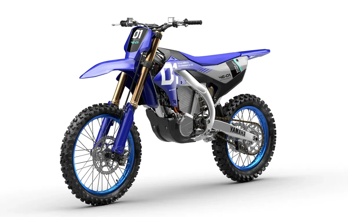 Tylioji revoliucija: elektrinis „Yamaha YE-01“ prototipas ruošiasi debiutui motokroso trasoje
