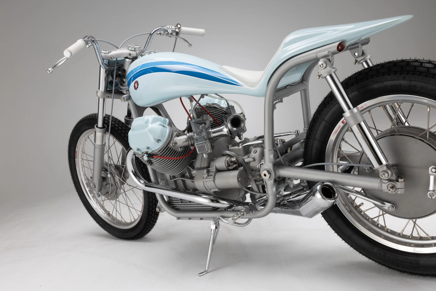 Aukštųjų technologijų nostalgija: Hamburgo „Kaffeemaschine“ dirbtuvių šedevras – „Moto Guzzi V7 Scrambler“