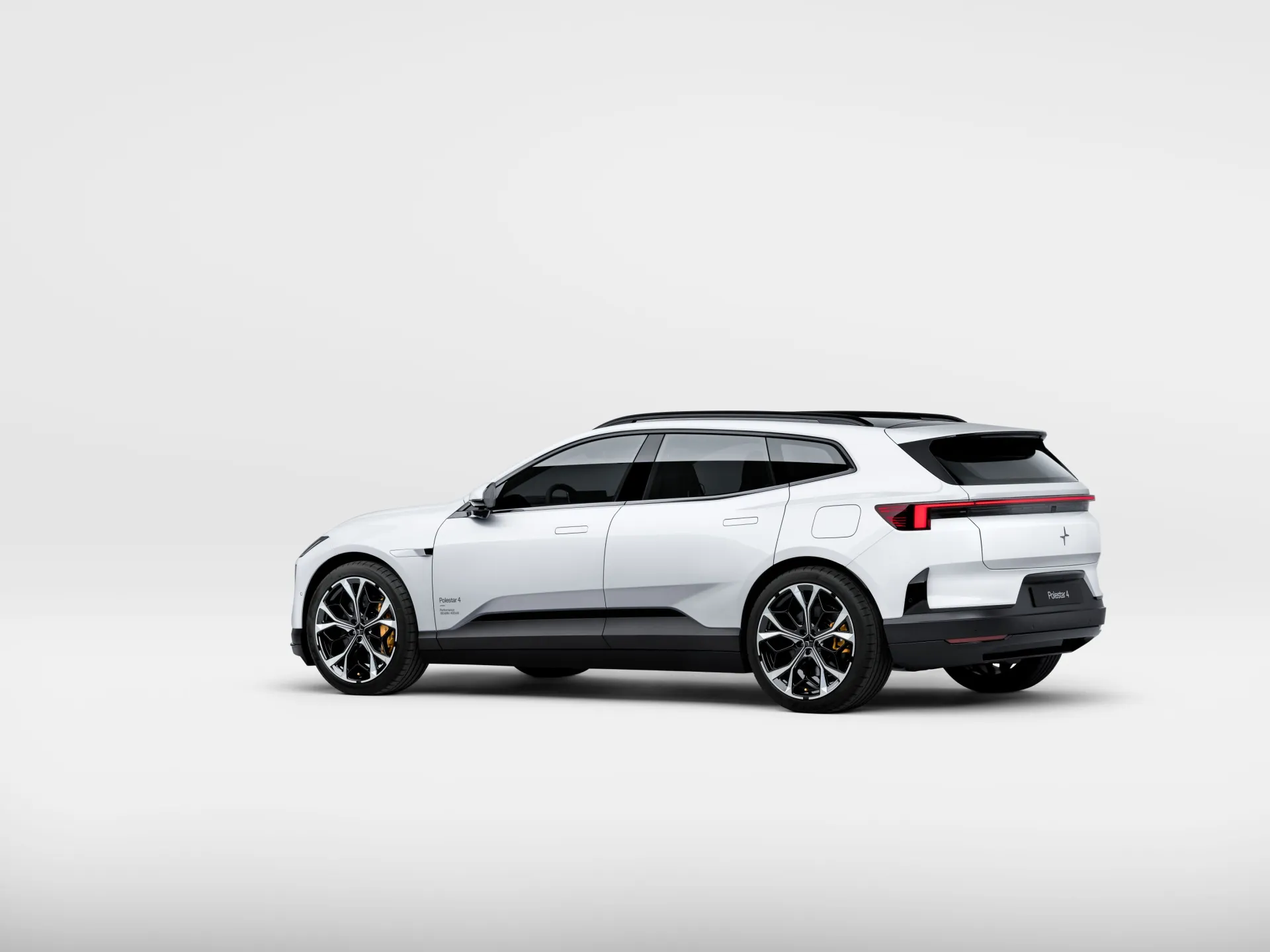 Švediškas minimalizmas atranda praktiškumą: oficialiai debiutuoja „Polestar 4 SUV“