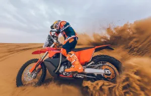 Be kompromisų: Dakaro ralio specifikacijos „KTM 450 Rally Replica“ pirmą kartą pasieks JAV rinką