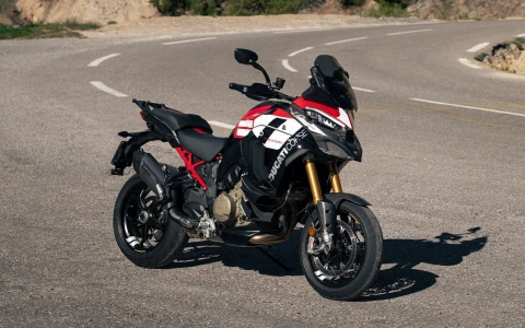 „Ducati Multistrada V4 Pikes Peak 2027“: naujas lenktyninis įvaizdis ir programinės įrangos evoliucija
