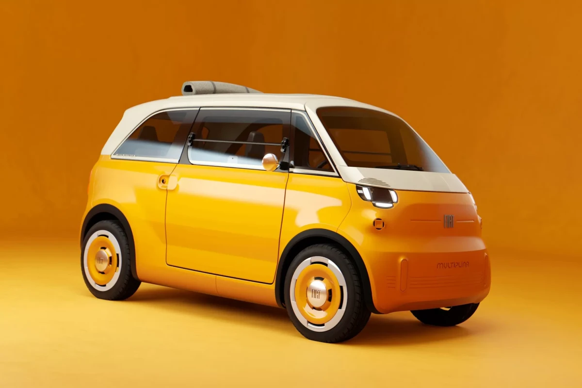 „Stellantis“ grįžta prie mikromobilių šaknų: Paryžiuje atgimė keturvietė „Fiat Multiplina“