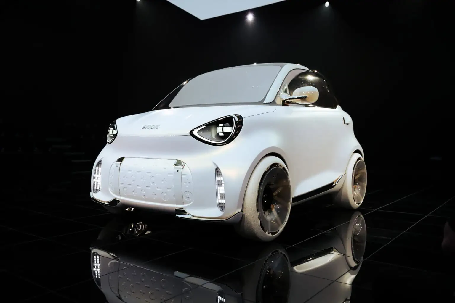 „Mondial de l'Auto 2026“: Paryžiuje debiutuoja per 60 pasaulinių premjerų ir atgimsta legendos