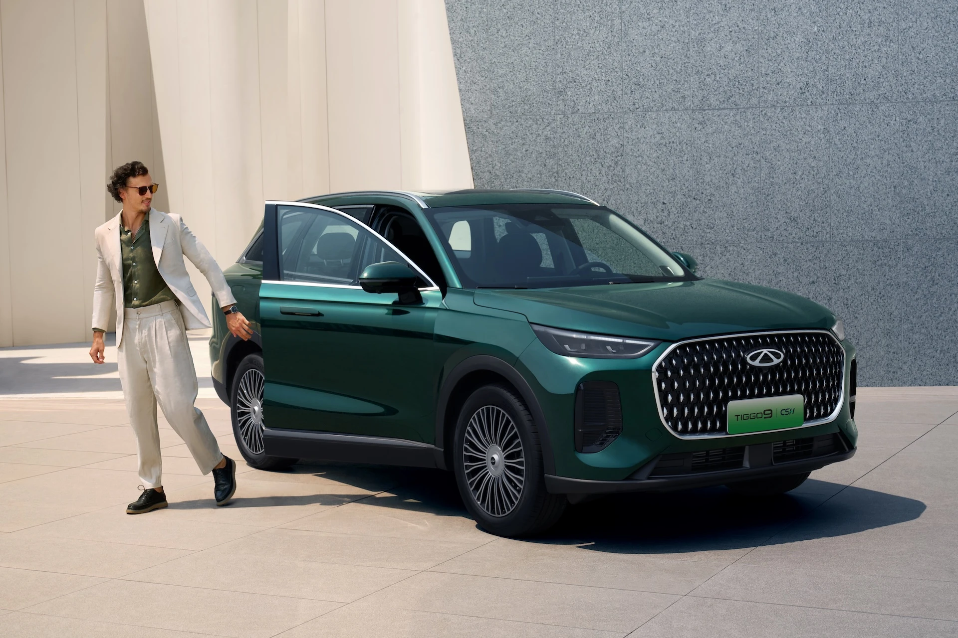 „Lietuvos metų automobilis 2027“: pirmieji dalyviai – nuo elektrinės „Micra“ iki 315 kW galios septynviečio