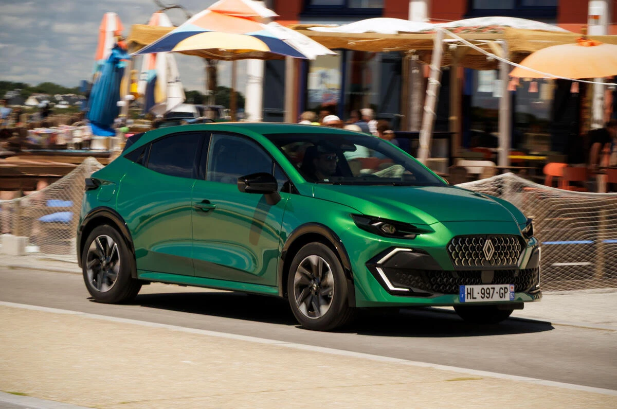 Ateities „Renault“ dizainas keičia kryptį: nuo retro eksperimentų prie nuosaikesnio šeimos stiliaus
