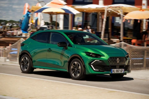 Ateities „Renault“ dizainas keičia kryptį: nuo retro eksperimentų prie nuosaikesnio šeimos stiliaus
