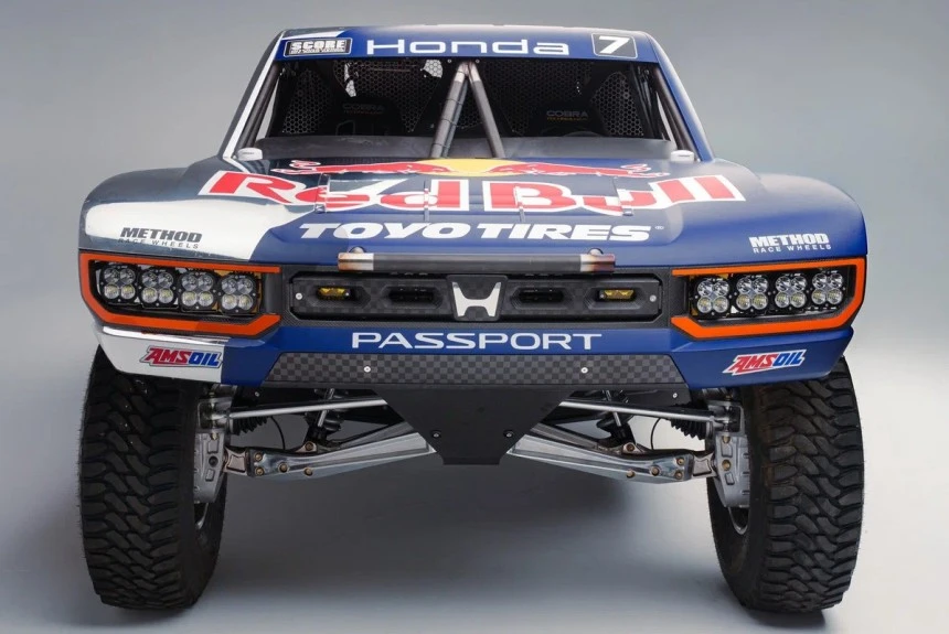 „Honda Passport Baja Spec Trophy Truck“: milžiniškas 1318 AG hibridinis monstras, paruoštas dykumų lenktynėms