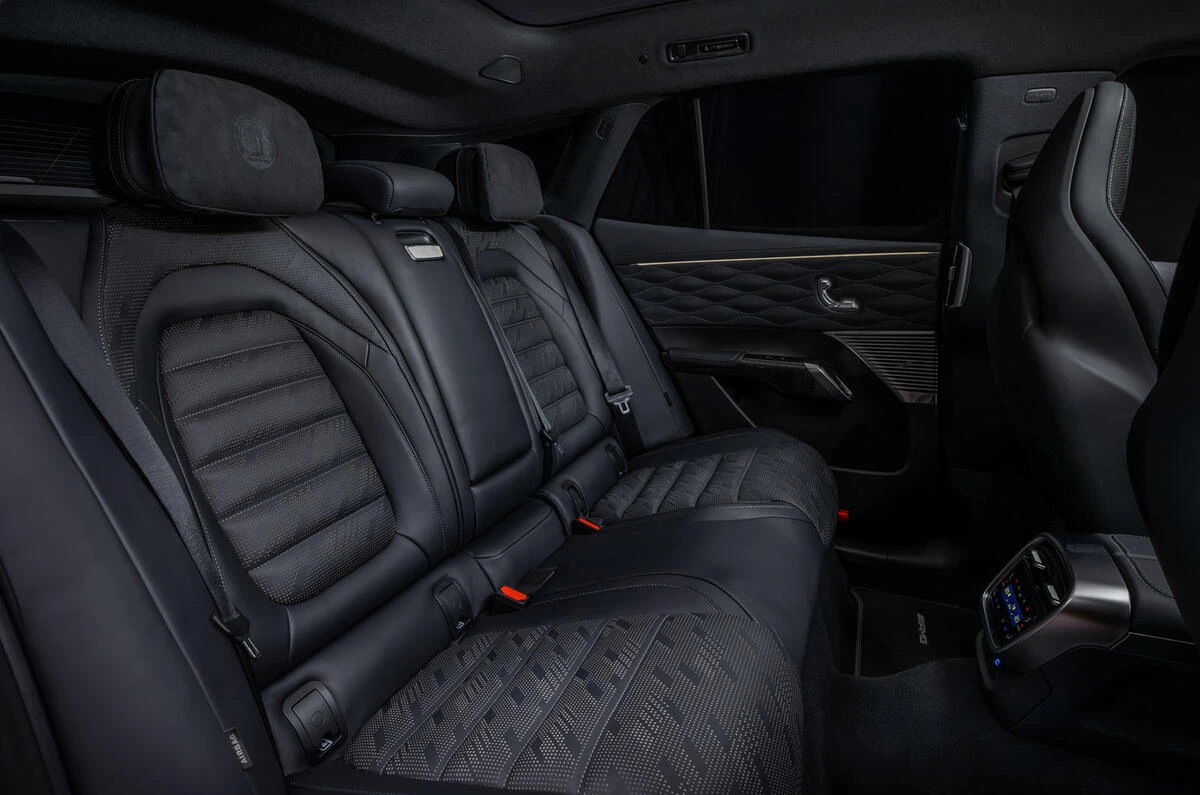 Pasaulį išvydo naujasis „Mercedes-AMG GT SUV“: 1153 arklio galias slepiantis elektrinis supervisureigis
