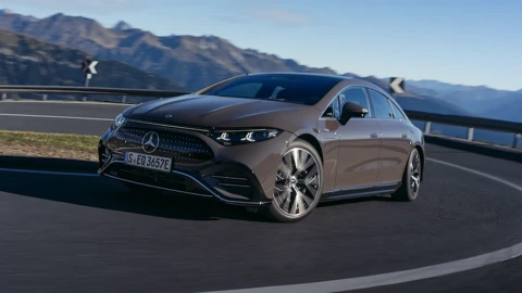 „Mercedes-Benz“ giliau neria į dirbtinį intelektą: plečiama strateginė partnerystė su „Nvidia“