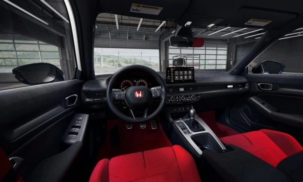 Sportiškumo ir komforto balansas: atnaujintas 2027 m. „Honda Civic Type R“ gavo geresnį aušinimą bei šildomas sėdynes