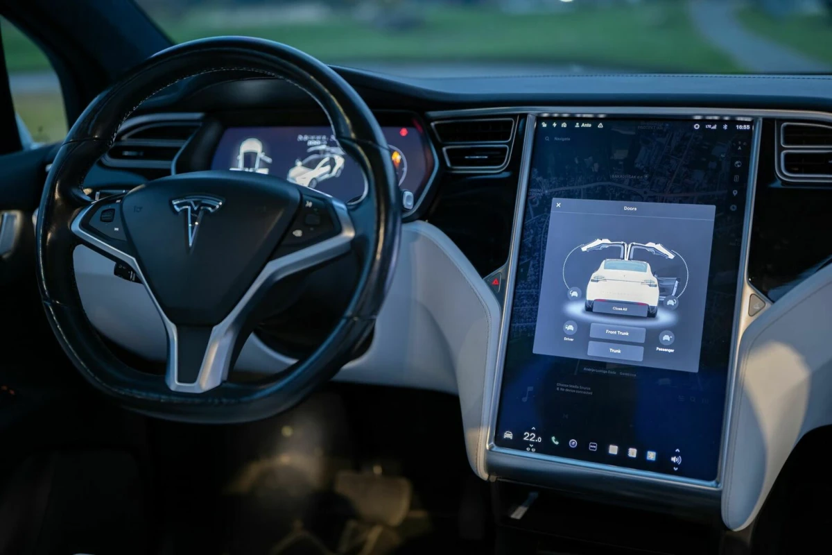 Autonominiai automobiliai žada revoliuciją, tačiau KTU ekspertas klausia – ką jie iš tiesų išspręs?