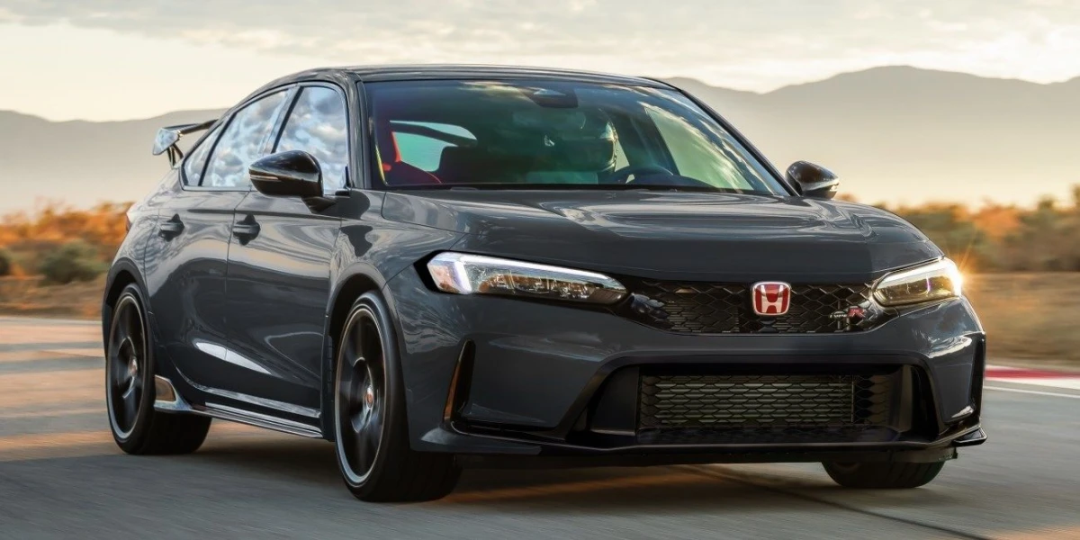 Sportiškumo ir komforto balansas: atnaujintas 2027 m. „Honda Civic Type R“ gavo geresnį aušinimą bei šildomas sėdynes