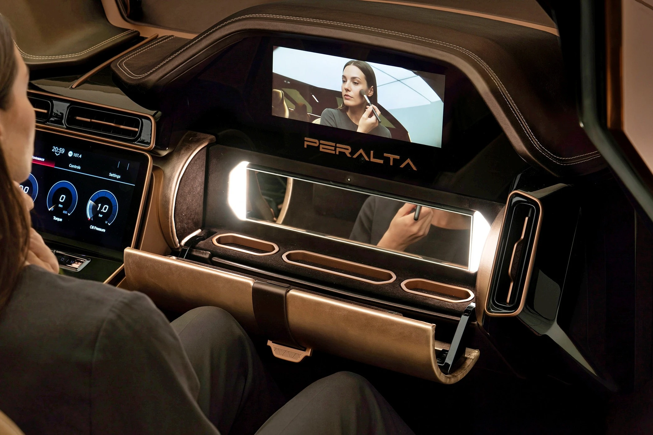 Vario spindesys ir 1970-ųjų dvasia: „GFG Style“ pristatė išskirtinį „Peralta D“ superautomobilįI