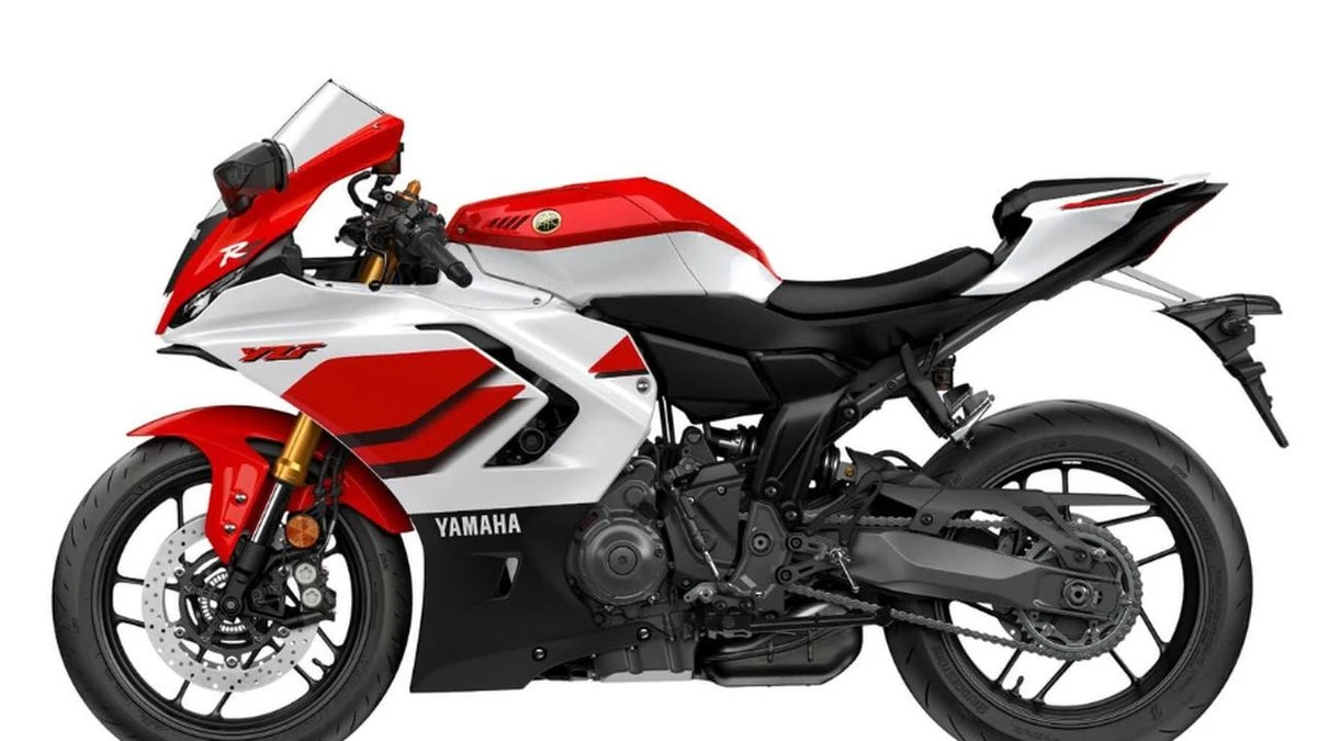 Jubiliejinė „Yamaha YZF-R7 70th Anniversary Edition“: 73 AG, mažesnis svoris ir pažangi elektronika