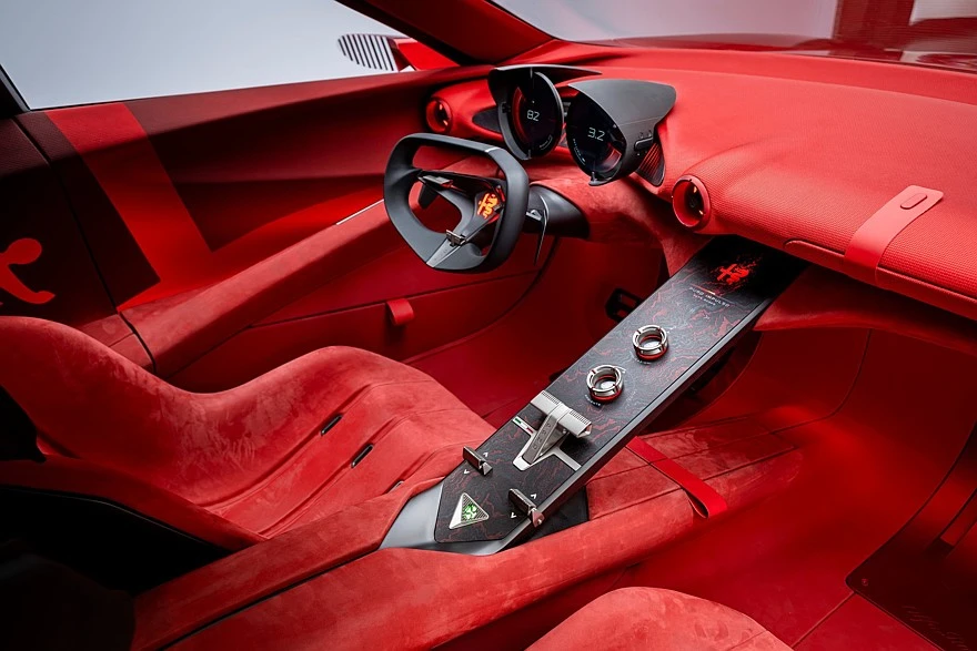 „Alfa Romeo Cuorerosso“ konceptas Paryžiuje: stulbinantis dizainas ir galingas V6 su hibridine sistema