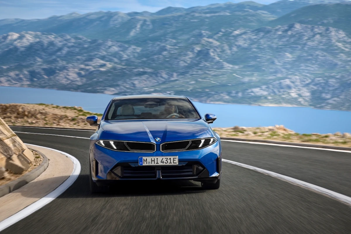 Debiutavo naujoji BMW 3 serija: elektrinis „i3“ įveiks iki 912 km