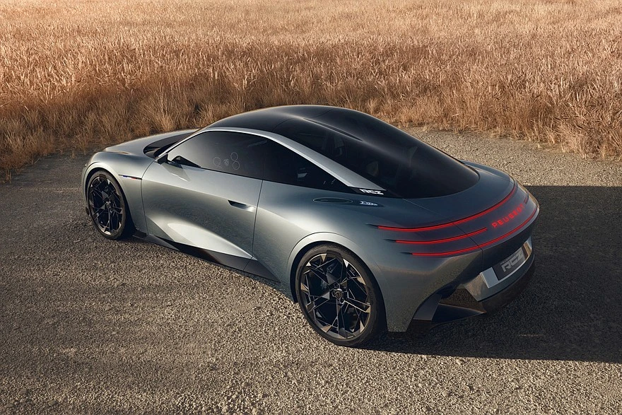Prancūzų liūto sugrįžimas: Paryžiuje pristatytas elektrinis „Peugeot RCZ Vision“ konceptas su kietakūne baterija