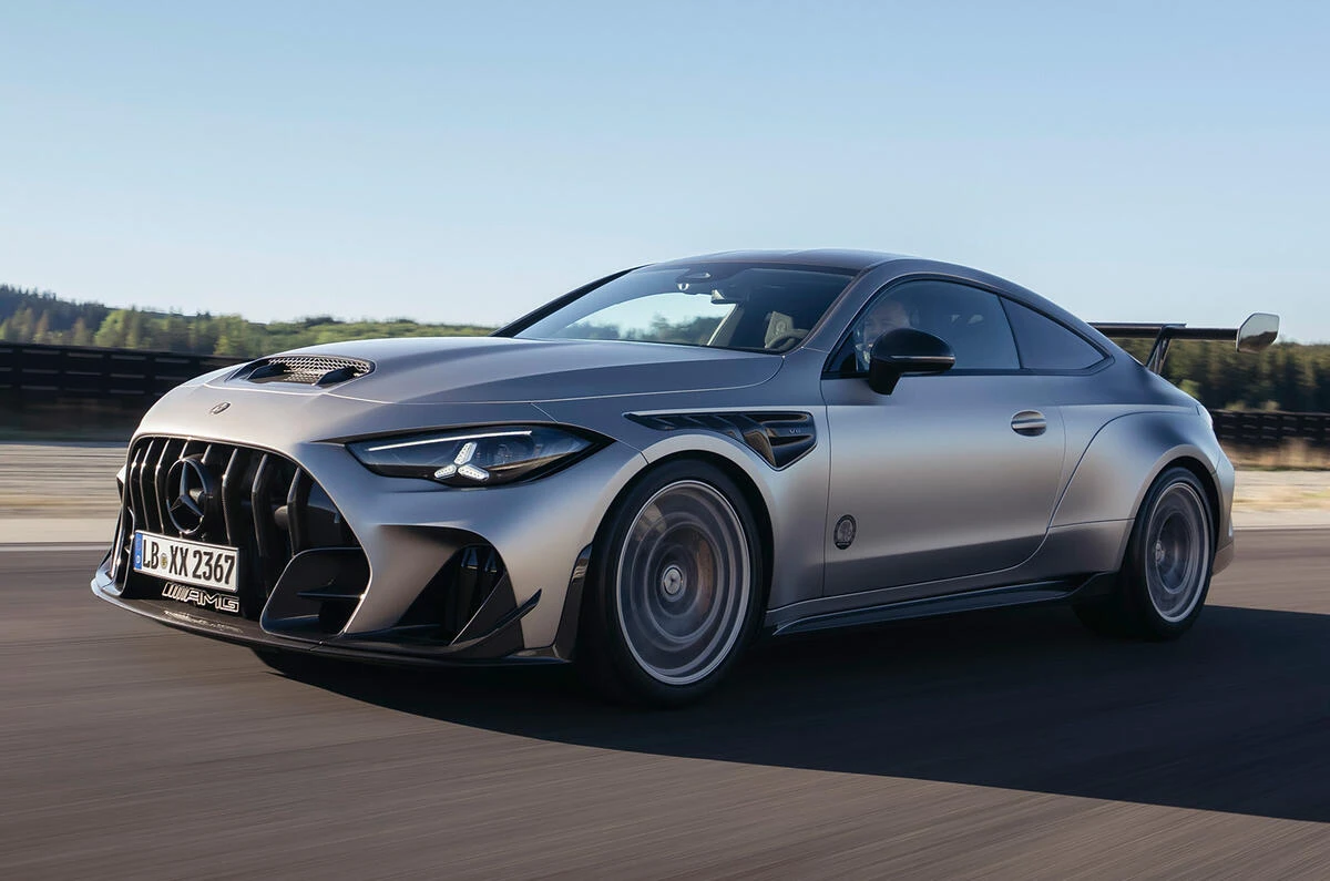 Iššūkis elektromobiliams: „Mercedes-AMG“ pristatė 637 AG galios „CLE 646“ su galiniais varomaisiais ratais ir V8 varikliu