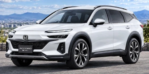 Prie „Crosstour“ šaknų: „Honda“ kuria naują padidinto pravažumo krosoverį „Accord“ pagrindu