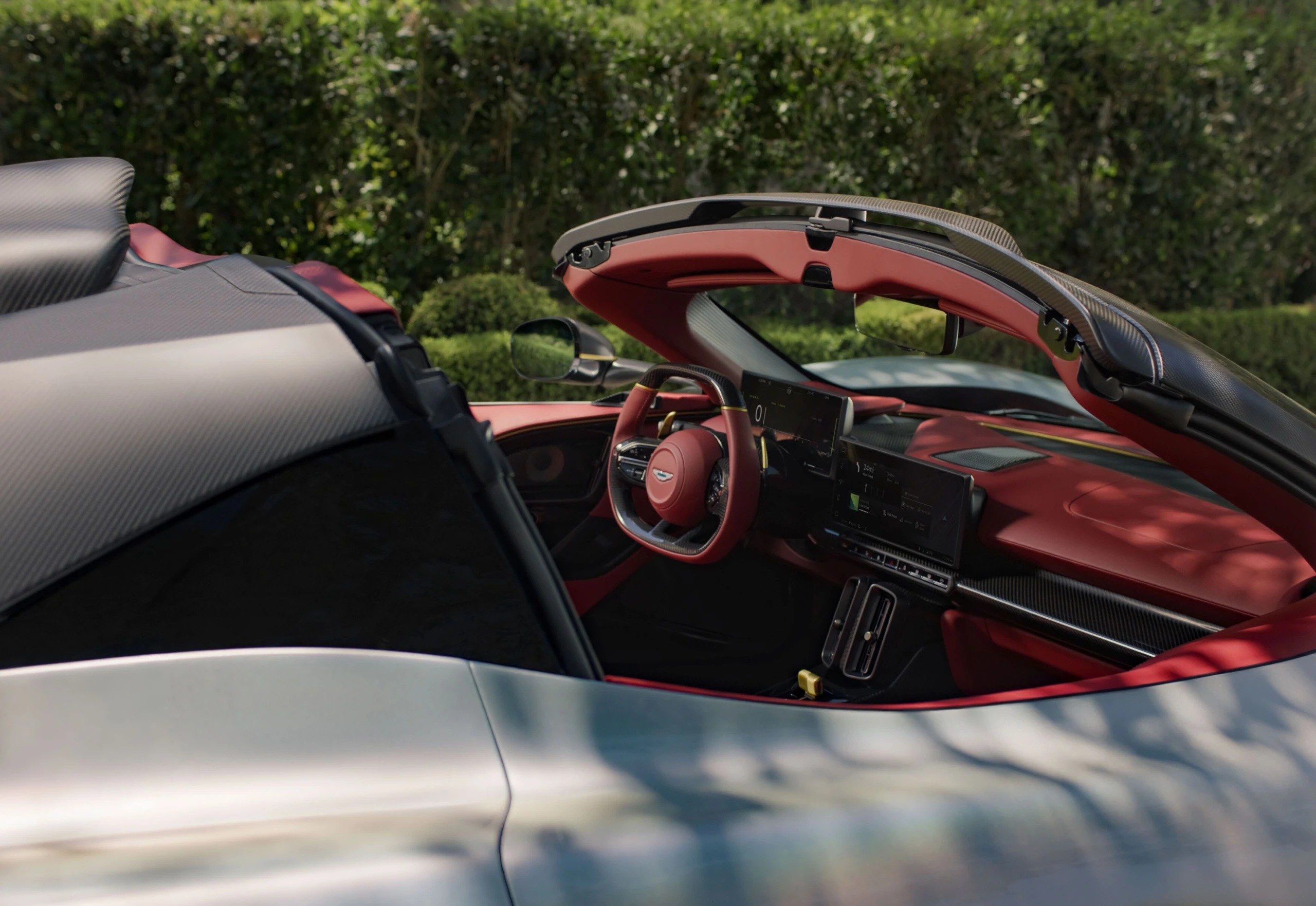 Aston Martin Valhalla Spider: greičiausias visų laikų britų superautomobilis atviru stogu