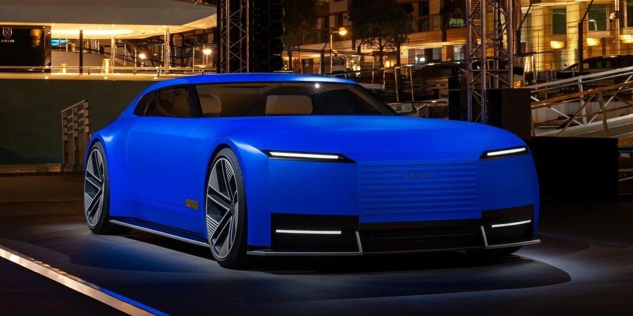 Naujos eros aušra: Niujorke debiutuoja daugiau nei 1000 AG elektrinis „Jaguar Type 01“ GT