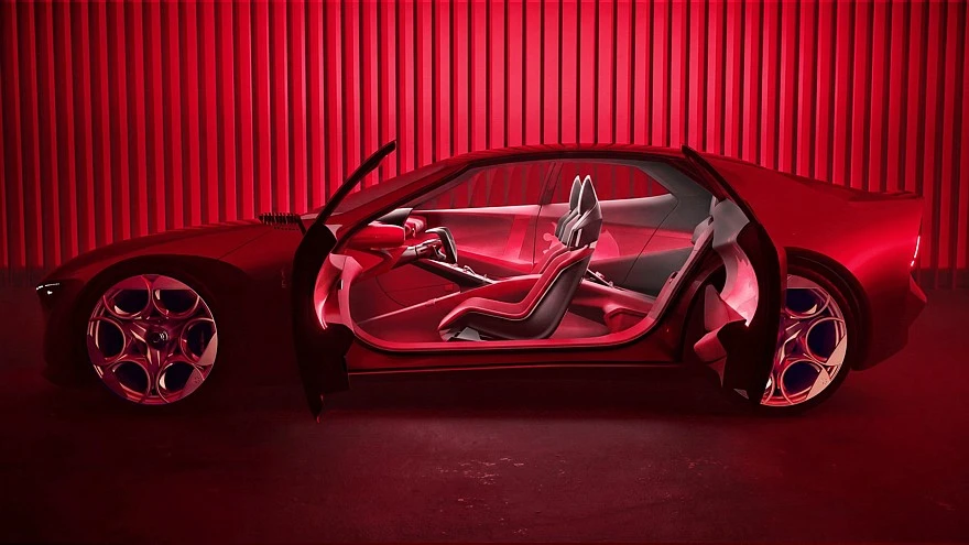 „Alfa Romeo Cuorerosso“ konceptas Paryžiuje: stulbinantis dizainas ir galingas V6 su hibridine sistema