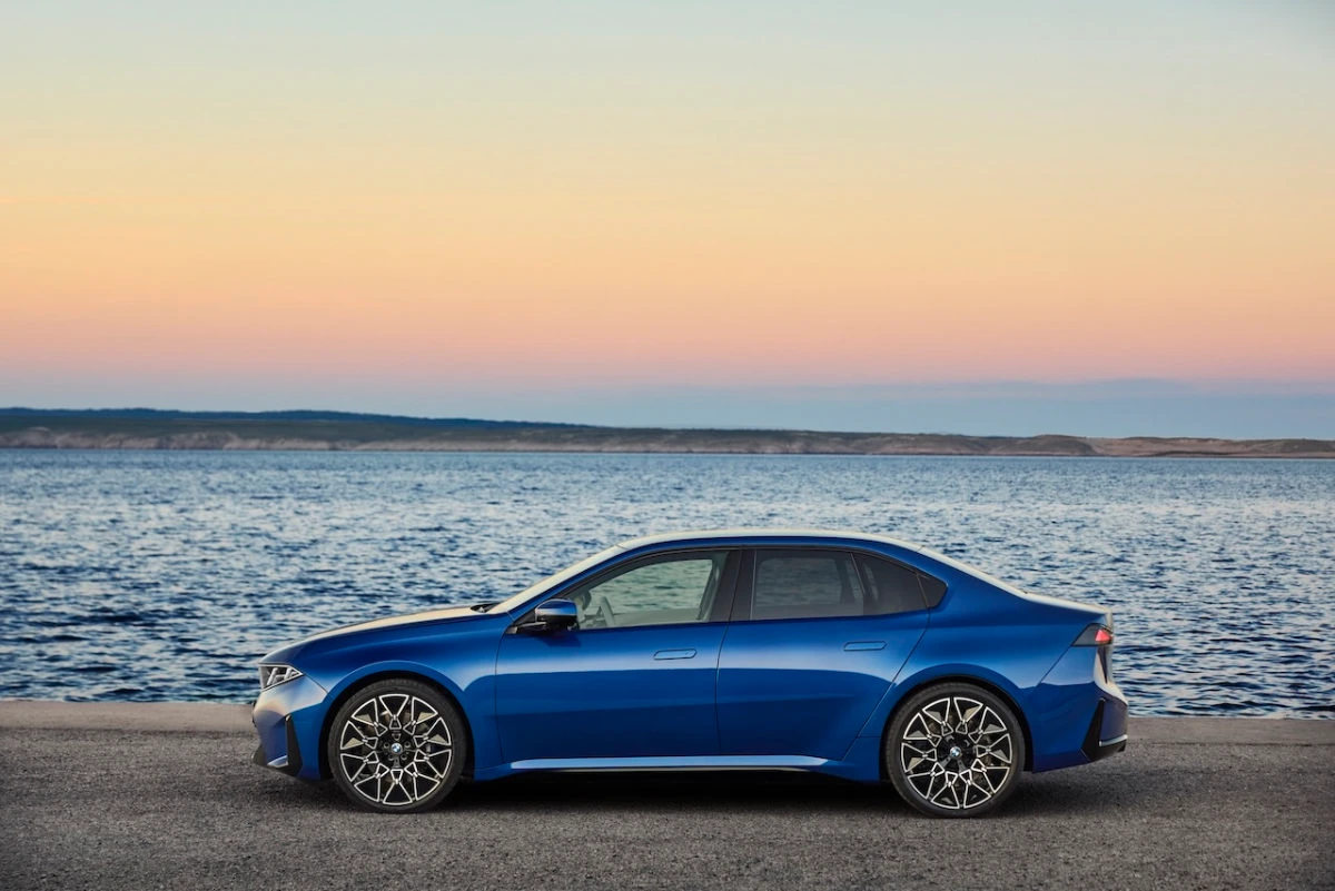 Debiutavo naujoji BMW 3 serija: elektrinis „i3“ įveiks iki 912 km