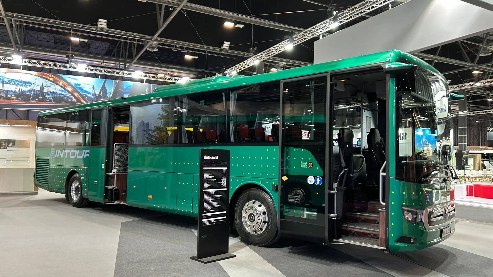 Europos autobusų pramonės pulsas: svarbiausios FIAA 2026 parodos naujienos iš Madrido