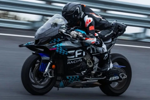 Paslaptis atskleista: nutekėjo Kinijos superbaiko „CFMoto V4 SR-RR“ techninės specifikacijos ir patentai