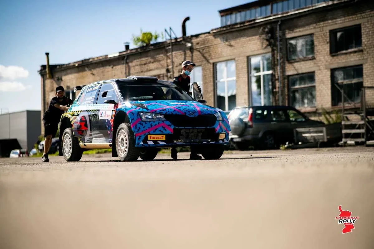 „Samsonas Rally Rokiškis“ dalyviai savo automobilius pristatė techninei komisija