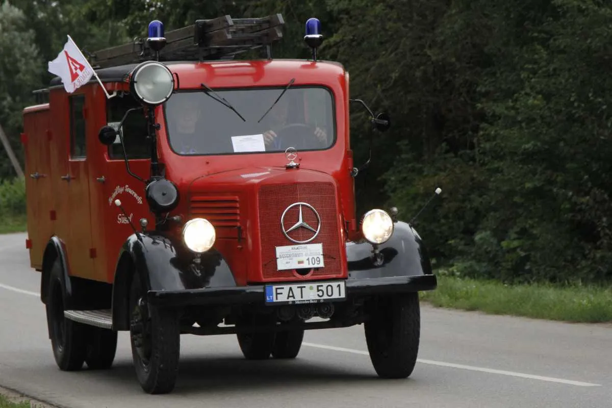 Biržuose – senovinių automobilių magija