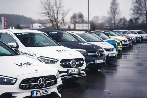 Paskelbti visi pretendentai į „Metų automobilio 2022“ titulą: geriausias bus renkamas iš 30 modelių