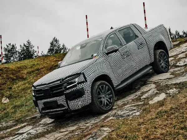 „Volkswagen Commercial Vehicles“ parodė naująjį pikapą „Amarok“