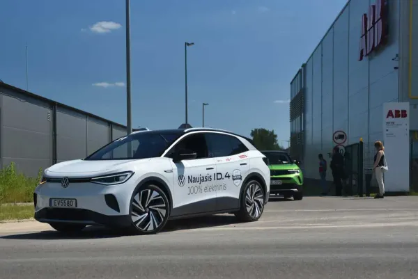 Elektromobilių varžybose „Volkswagen“ ekipažai įvertino – komfortiškai važiuoti apsimoka