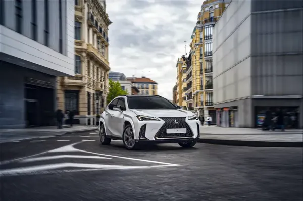 Lexus UX 250h
