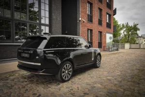 Naujieji „Range Rover“ pristatyti pirmiesiems klientams Lietuvoje