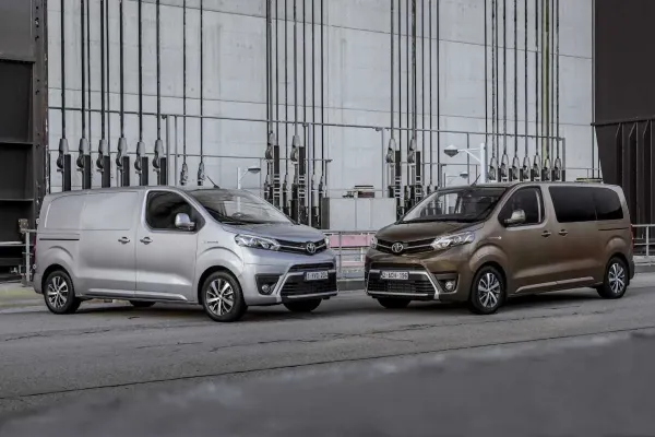 Lietuvoje bus parduodami elektriniai „Toyota Proace Electric“ ir „Proace Verso Electric“