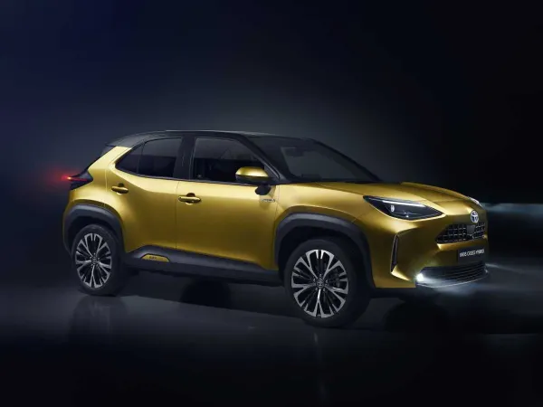 Pradėta prekyba visiškai nauju kompaktišku SUV – „Toyota Yaris Cross Hybrid“