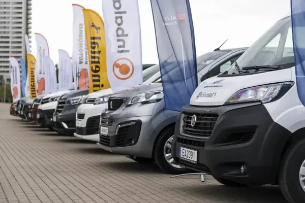 Daugėjant elektrinių komercinio transporto modelių, dyzelino „žūtis“ neprognozuojama: tam yra kelios priežastys