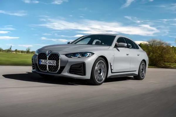 Rudenį pasirodys naujasis „BMW 4 Gran Coupe“