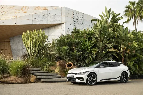 „Kia EV6“ pateko tarp trijų geriausiųjų „World Car of the Year 2022“ apdovanojimuose